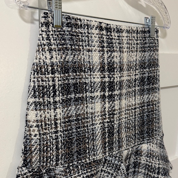 Francesca’s Plaid Peplum Ruffle Hem Knit Mini Skirt size XS - Picture 2 of 10